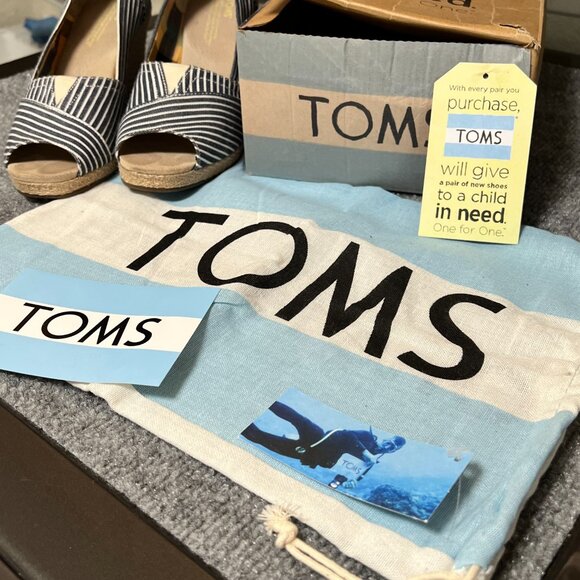TOMS Peep Toe Navy Nautical Striped‎ Wedges with Box Size 6 - Picture 12 of 16